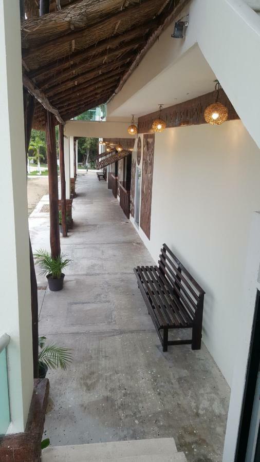 Jungle House & 3*