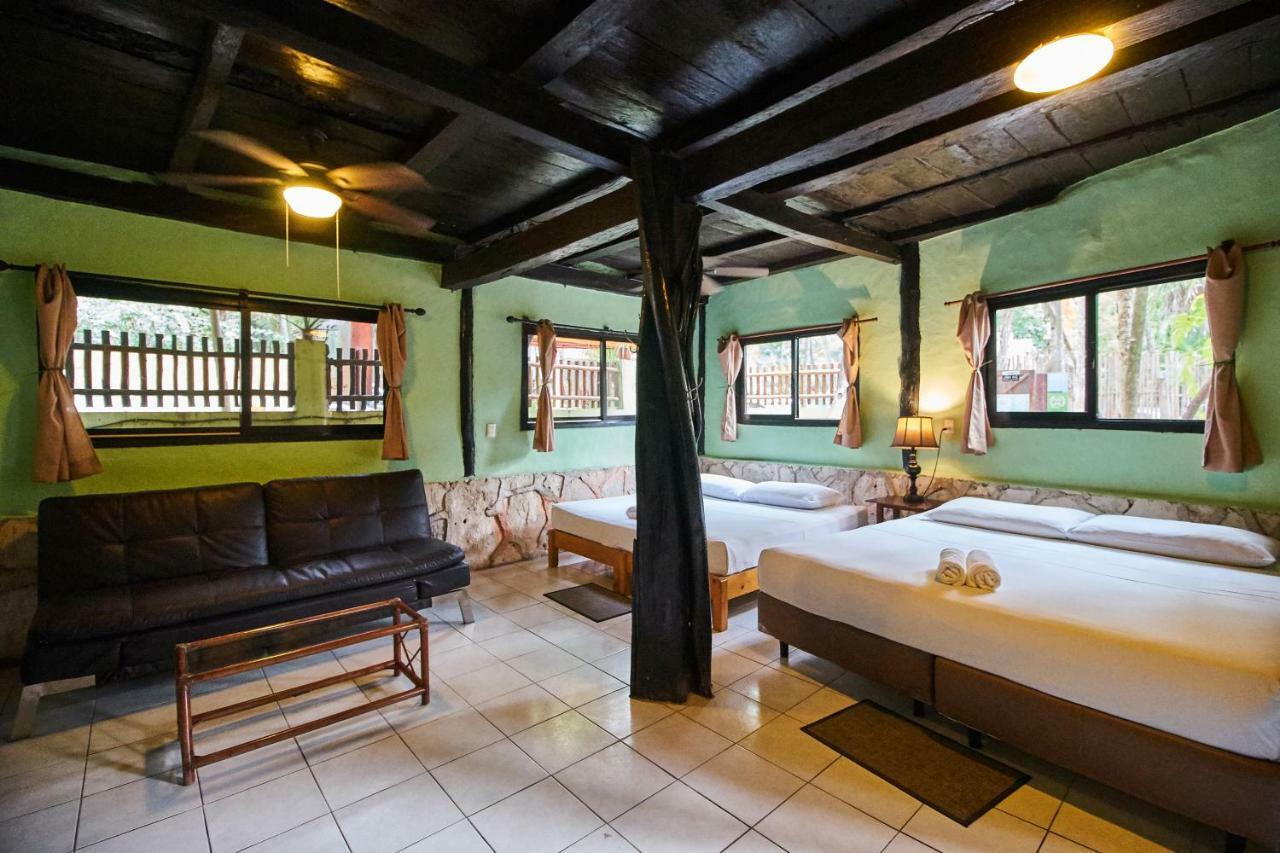 Las Palmas Maya Hotel