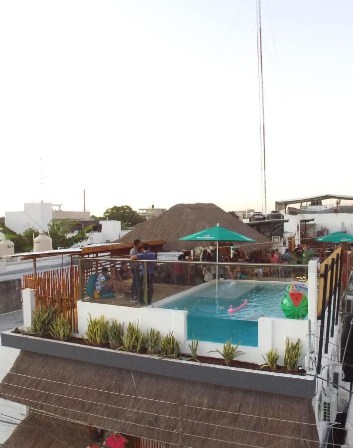 Straw & Rooftop Bar Hostel Tulum