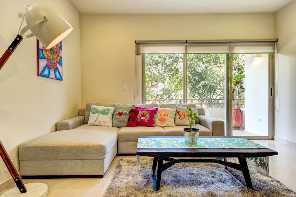 Peggy 2 Bdrm Sleeps 4 Balcony