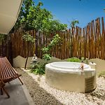Poolside Bliss With Private Terrace And Jacuzzi