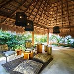 Don Quijote - Private Pool & Beach Club Access
