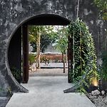 Villa In La Veleta For 16 Guests