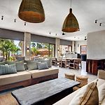 Beachfront Villa Soliman Bay 12