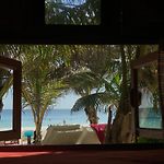 Chavez Eco Beach Camping&Cabañas
