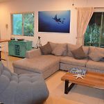 Beautiful Condo With Pool