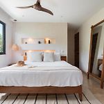 Modern 2Br Penthouse Concierge Gated Community