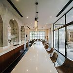 Kings Mansion For 26 Guests!