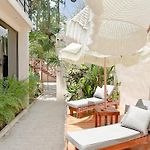 La Veleta luxury condos