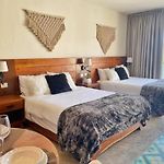 Room In Studio - Luxury Suites La Veleta