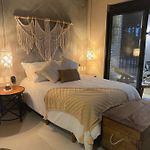 Room In Studio - Stylish And Bright Studio Near The Pool