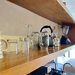 Room In Studio - Charming And Bright Studio