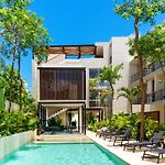 Premium Studio With Direct Pool Access Near Calle 7