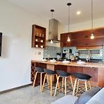 Room In Studio - Luxury Suites La Veleta