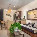 Premium Studio With Direct Pool Access Near Calle 7