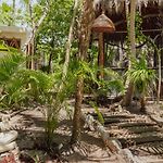 Yaxchen Tulum Cabañas&Cenote