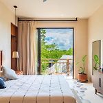 @Villa.Akbal- 2Bd Rooftop W/ Open Dinning Room