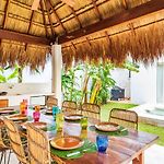 Villa Ek\'Balam & Villa Flamingo, Luxury Villas, Private Pool, Private Garden, Jacuzzi, 24H Security