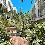 Jungle Chic 301