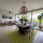 2Br Condo With Great View