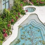 Mistiq Gardens