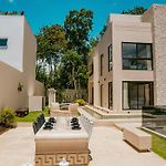 Luxury Large Villa/2 Pools/ Jacuzzi/Rooftop/Cenote View