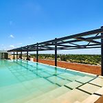 Exclusivo Y Moderno Pool And Gym