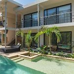 Attha Bliss Swim Up