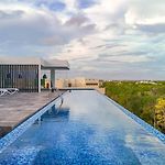Stylish Boho Studio With Rooftop Pool