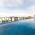 Stylish Boho Studio With Rooftop Pool