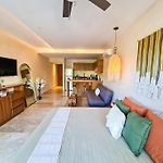 Beach Access Sunrise Condo Private Pool Fast Wifi