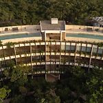 Stunning 2 Bd Mistiq Ph Rooftop Private Pool
