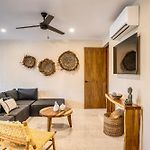 Deluxe 6Br Double Penthouse With 2 Private Roof Pools