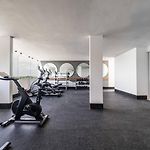 King Studio With Private Balcony, Rooftop Pool, Gym
