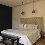 Elegant Villa Stay Gated Place Full Concierge