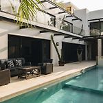 Elegant Villa Stay Gated Place Full Concierge