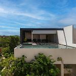 Lux 2Br With Rooftop Pool, Spa, Gym, Kids Playroom #229