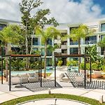 Central Park Lagunas - Luxury Modern Condo With Kitchen
