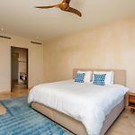 Beachfront 3Br Escape With Rooftop Sea Tankah Bay
