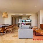 Beachfront 3Br Escape With Rooftop Sea Tankah Bay