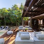 Casa Xik\'Nal - Luxury Beach Front Villa