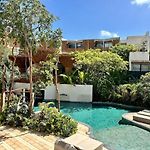 Relaxing Lakeside Retreat Pool, Hot Tub y Patio