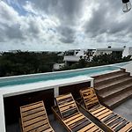 Meraki Luxury Condo By Marea