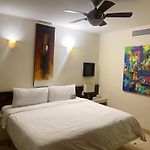 2Br Kobah 1 Block To Beach & 5Th Pool Gym