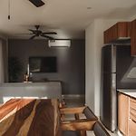 Digital Nomad Condo With Rooftop, 2 Pools, Gym, Coworking And Cinema