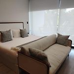 Enmedio De La Zona Hotelera Y El Centro