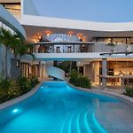 Villa Aqua