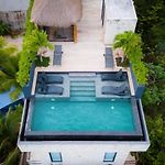Two Level Penthouse W Rooftop Pool And Sunset