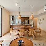 205 Perfect Location 3 Bedrooms Apartment