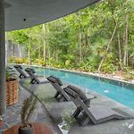 Essentia Luxury Jungle 2Br With Private Pool